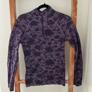 Athleta Momentum Seamless 1/2 Zip Womans Floral Purple Athletic Stretch top